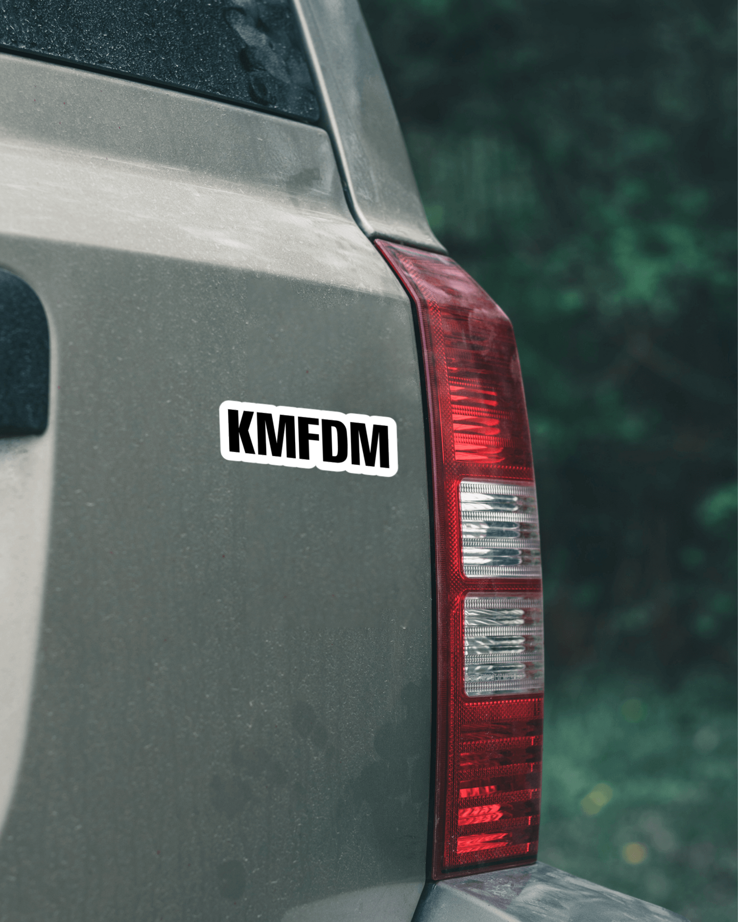 Calcomanía de vinilo con logotipo de KMFDM para computadora portátil con ventana de camión de automóvil